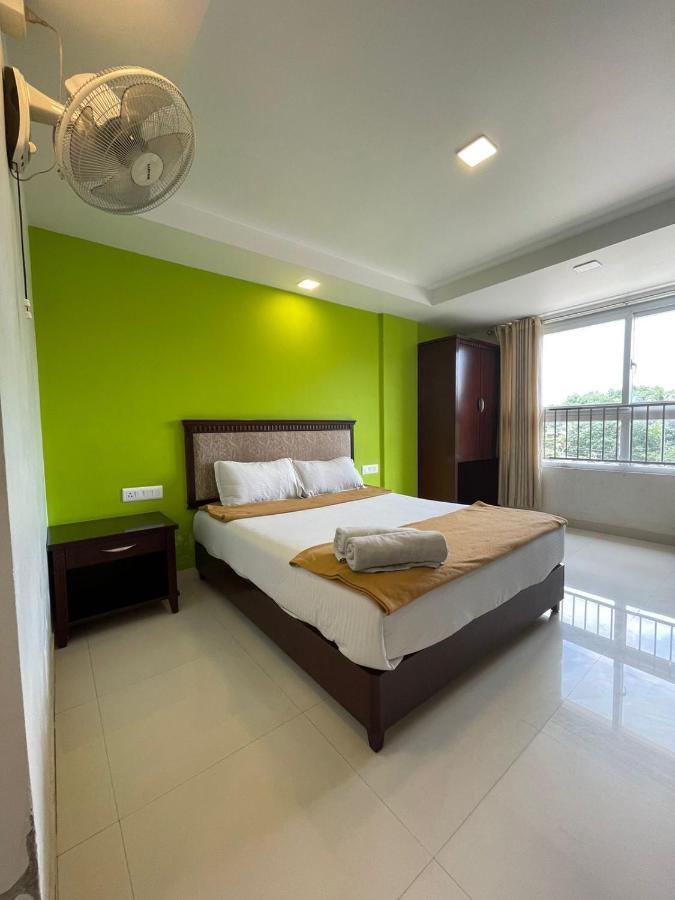 Temple Plaza Kochi Hotel Chottanikara Exterior photo